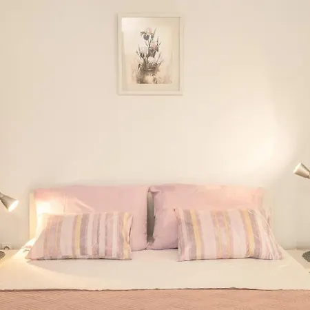 Lori Apartment *