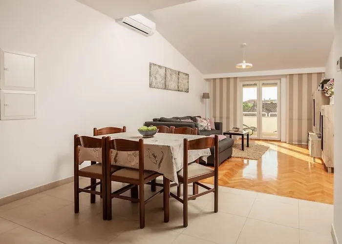 Apartment Lori Pula